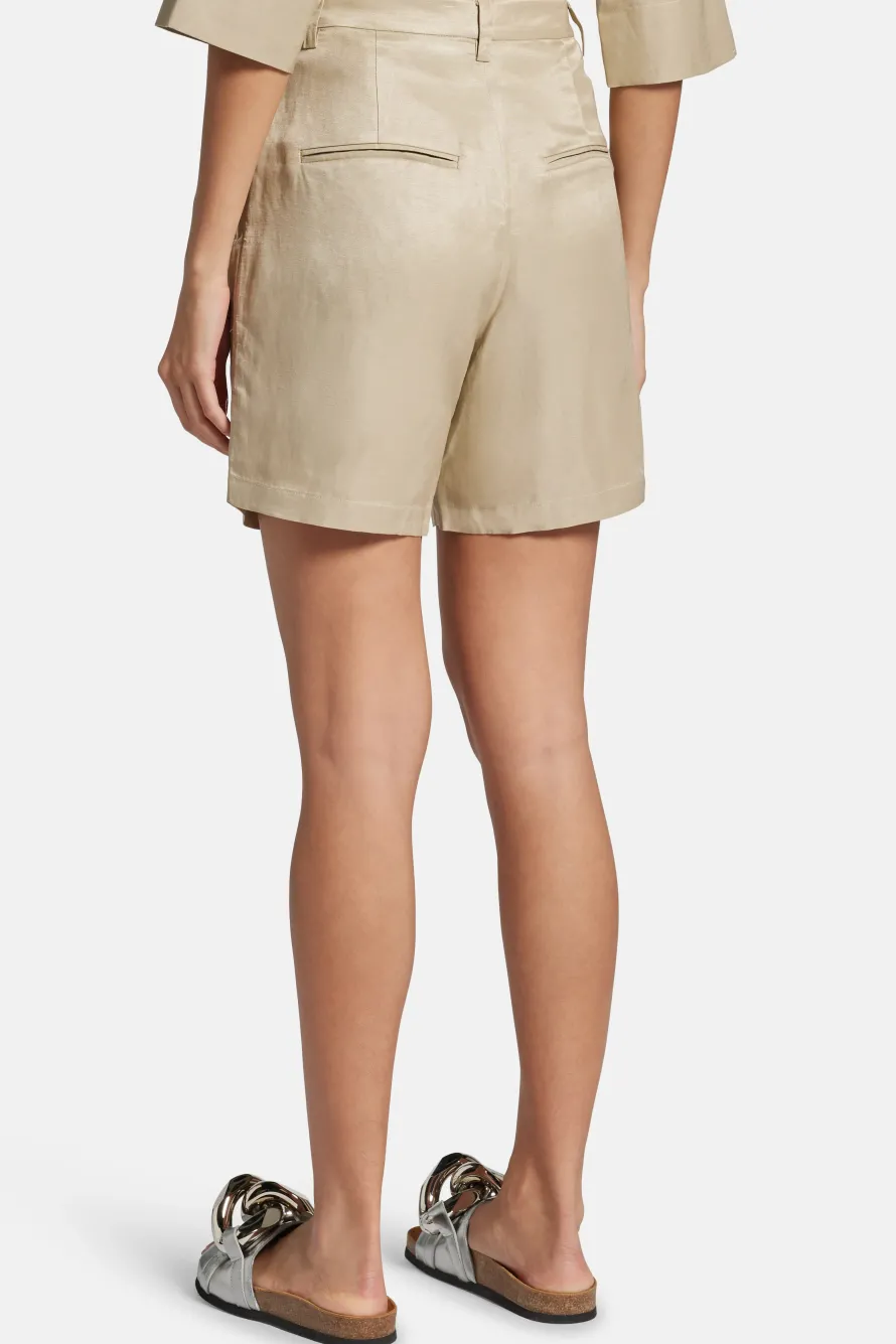 Carrie Linen Blend Shorts in Beige