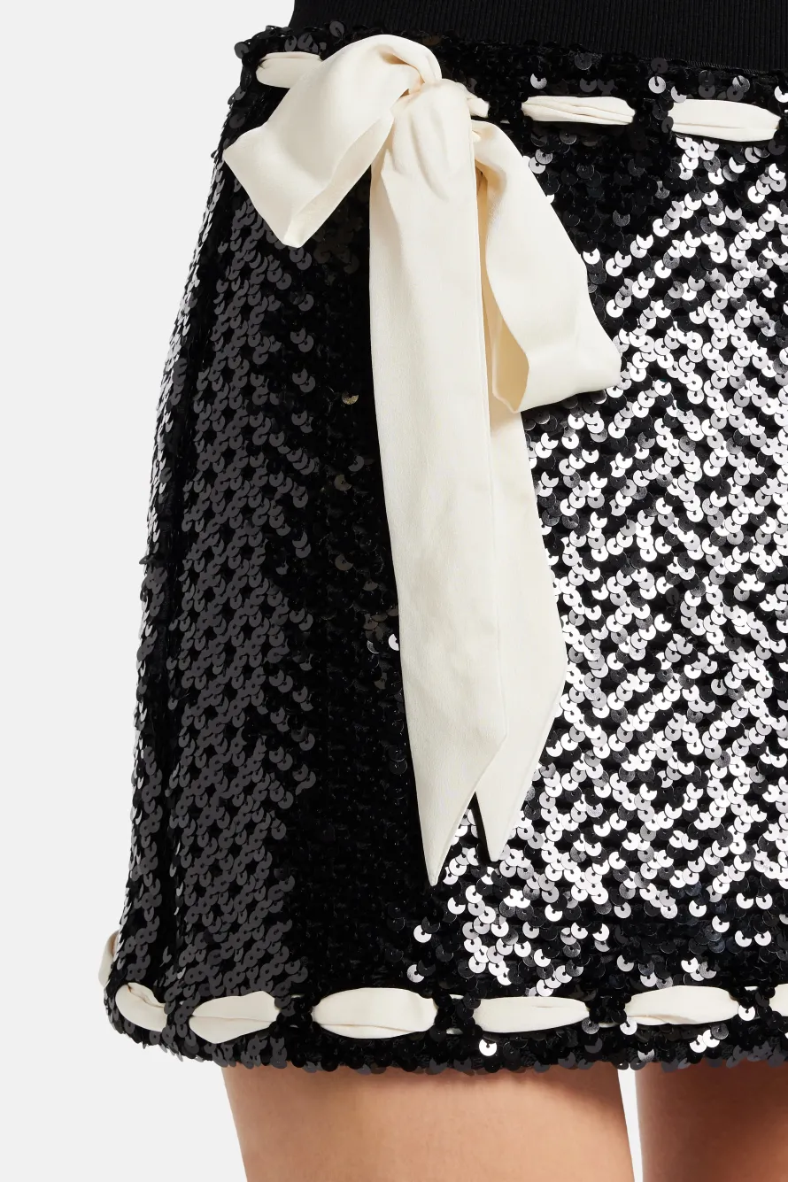 Lamoine Sequins Lovina Bow Knit Mini Skirt in Black/ White