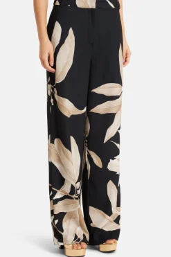 Niru Floral Flared Pants in Black