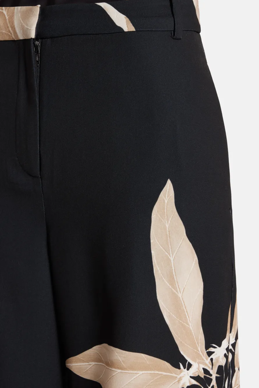 Niru Floral Flared Pants in Black