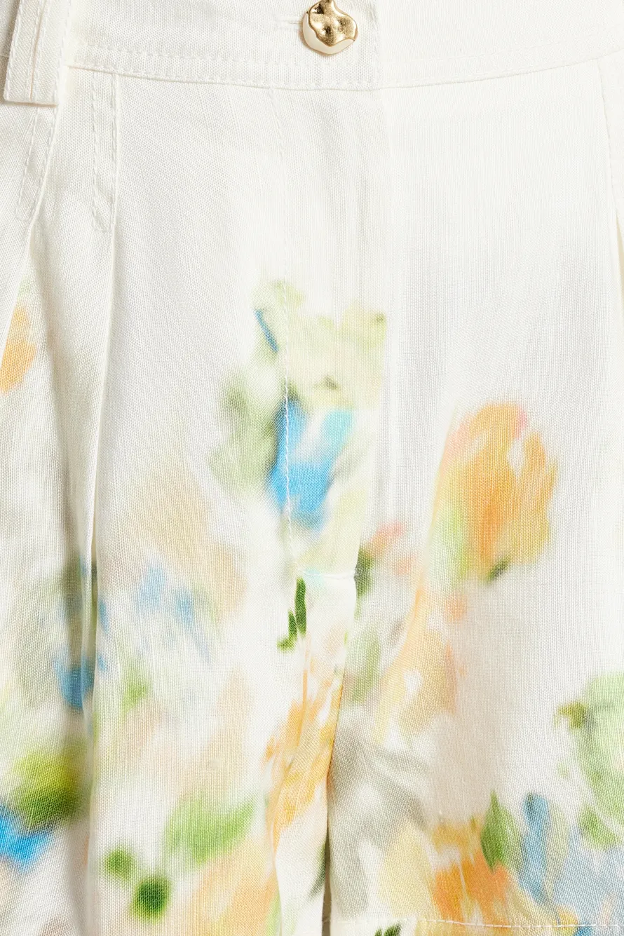 Romantica Linen Floral Shorts in White